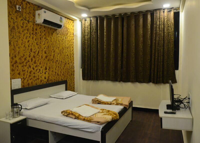 Shanti The Grand Palace Ratnagiri Exterior photo